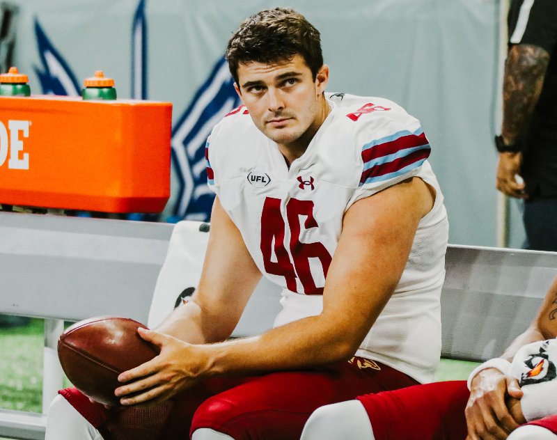Los Angeles Chargers Sign Michigan Panthers LS Peter Bowden